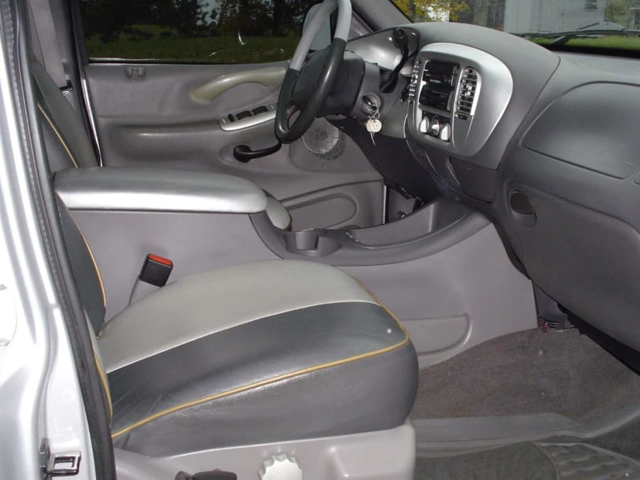 2002 Ford Expedition 1st Gen - Image 6 of 7