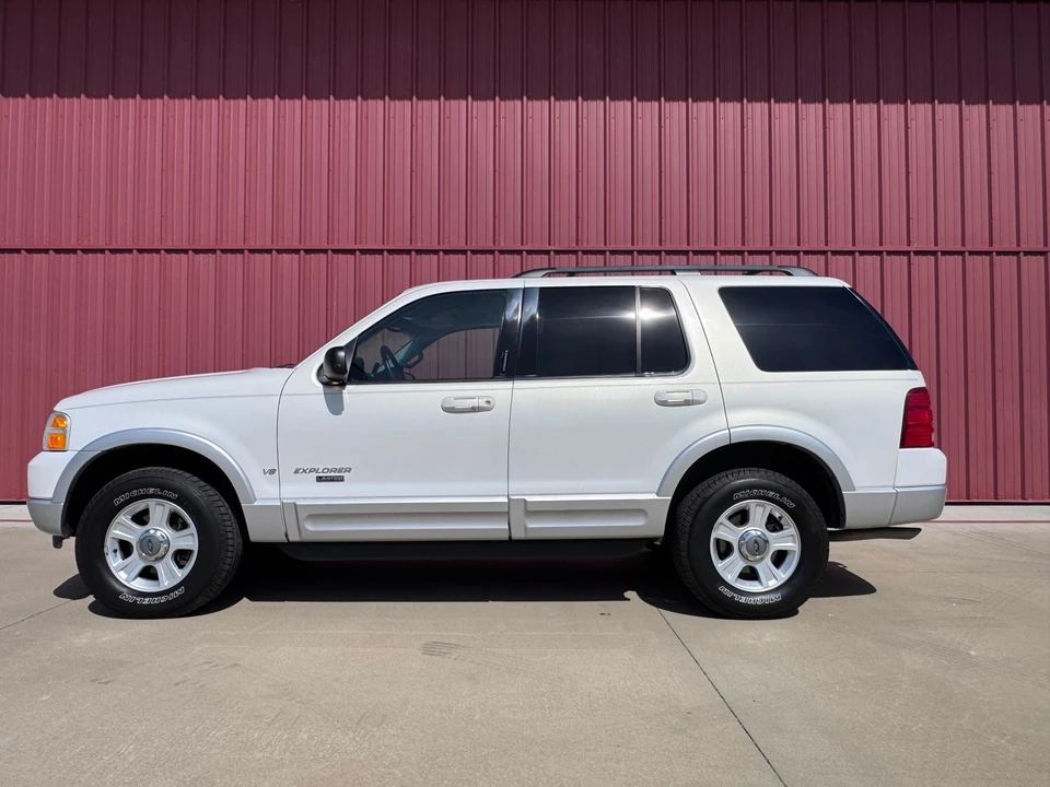 2002 Ford Explorer 3rd Gen - Image 13 of 31