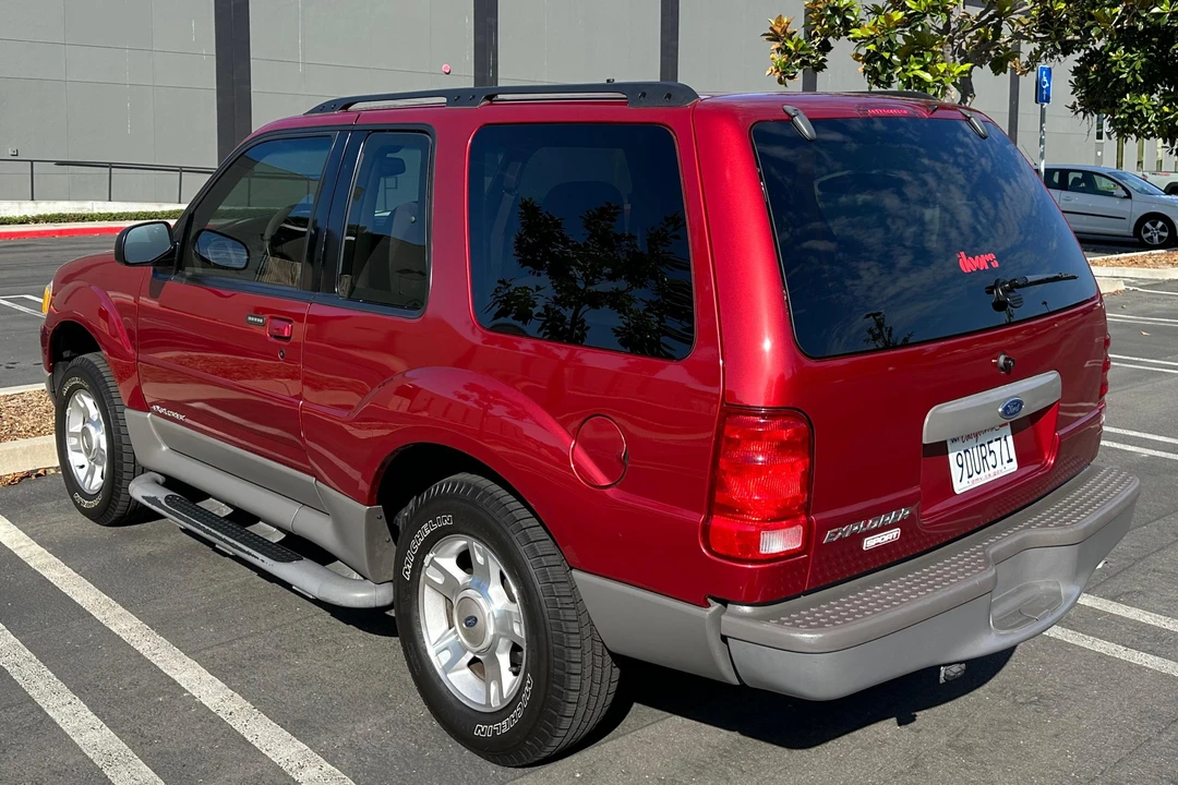 2002 Ford Explorer 3rd Gen - Image 4 of 31