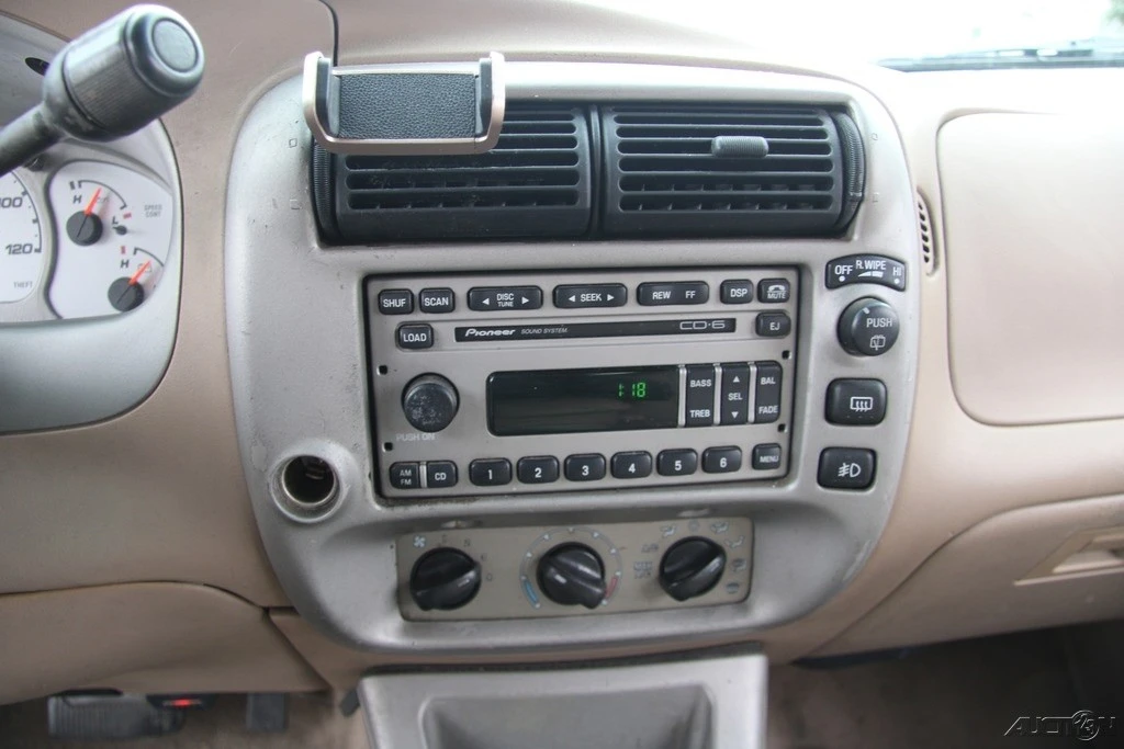 2002 Ford Explorer 2nd Gen - Image 17 of 21
