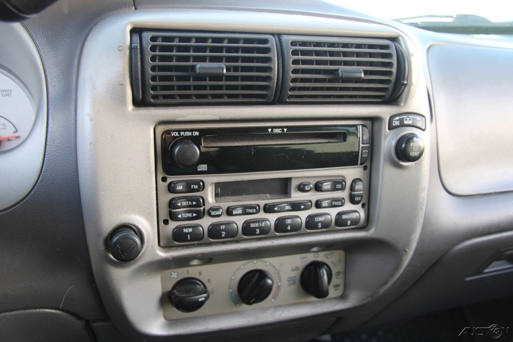 2002 Ford Explorer Sport Trac - Image 15 of 21