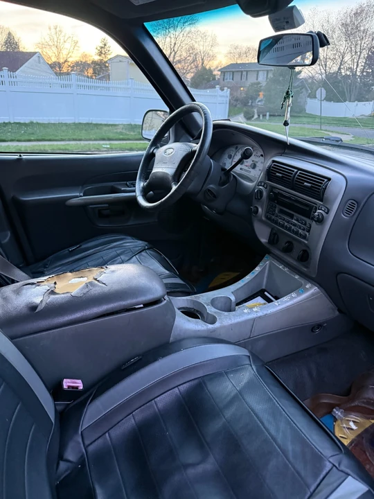 2002 Ford Explorer Sport Trac - Image 11 of 13