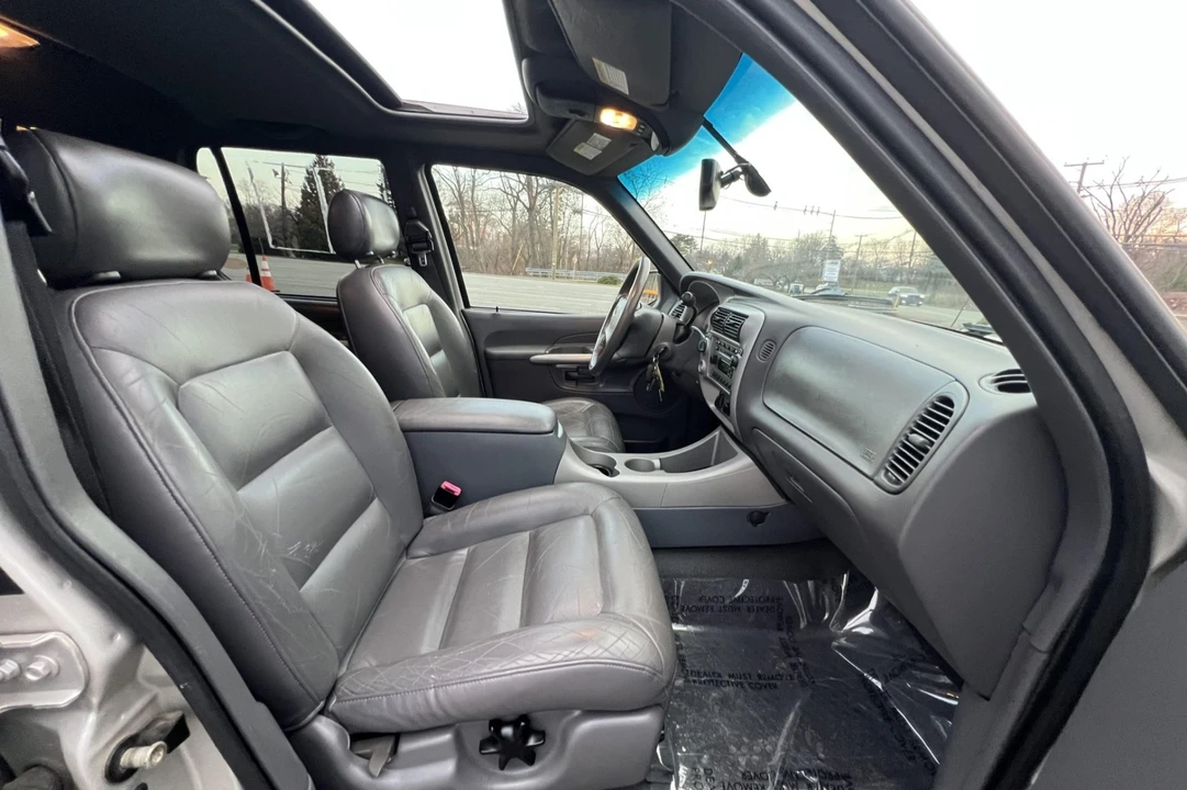 2002 Ford Explorer Sport Trac - Image 4 of 7