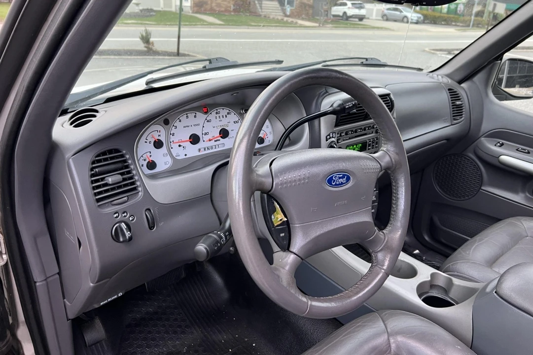 2002 Ford Explorer Sport Trac - Image 5 of 7