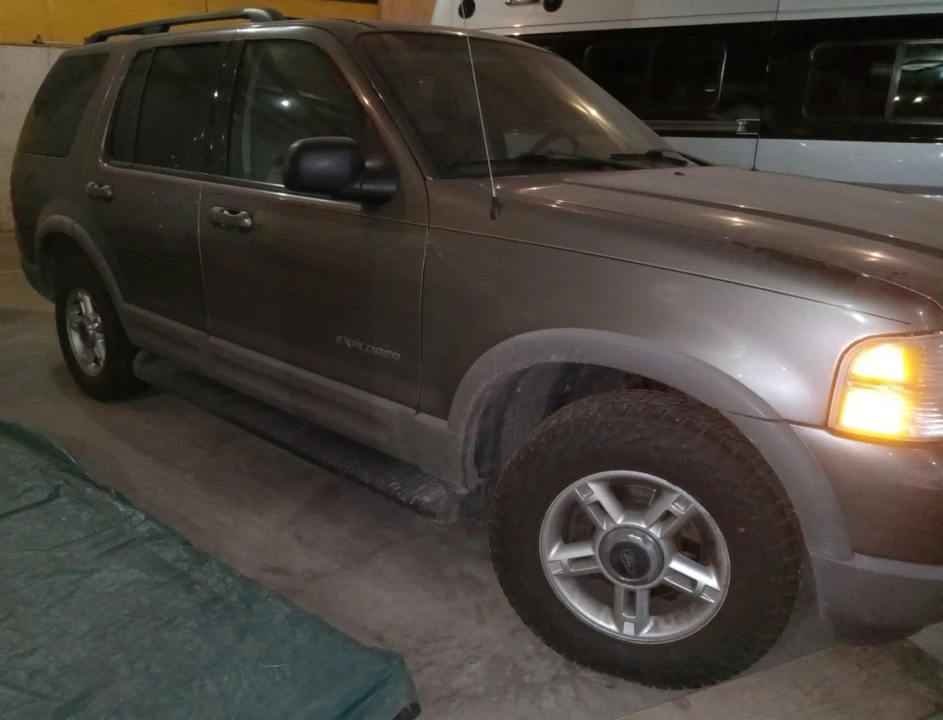 2002 Ford Explorer 3rd Gen - Image 3 of 20