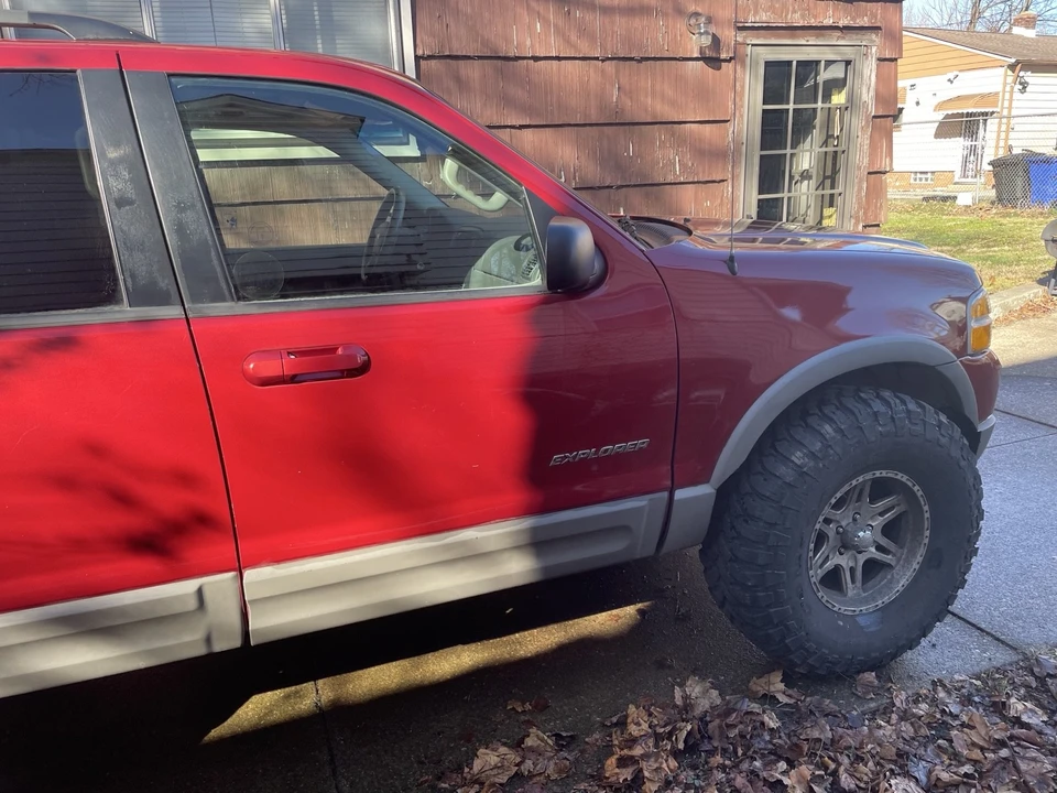 2002 Ford Explorer 3rd Gen - Image 5 of 8