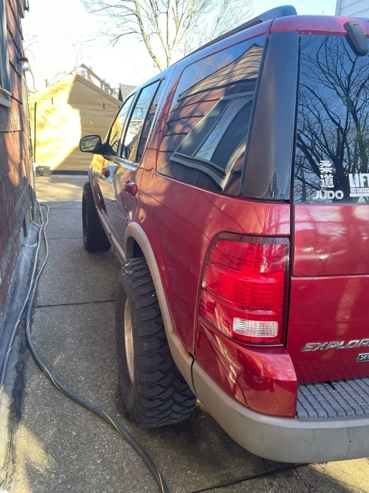 2002 Ford Explorer 3rd Gen - Image 2 of 8