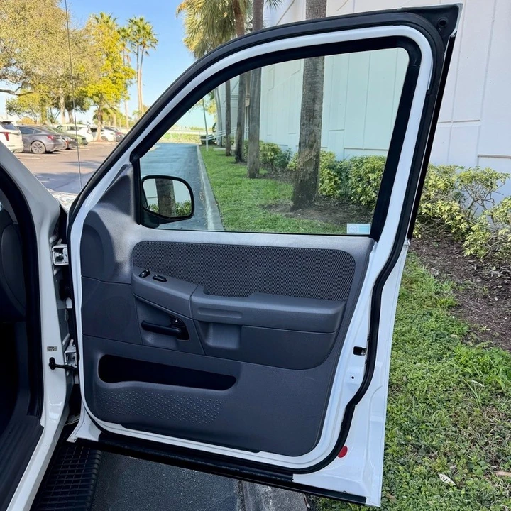2002 Ford Explorer 3rd Gen - Image 16 of 21