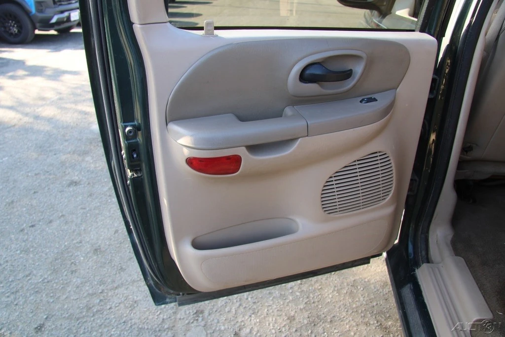 2002 Ford F-150 10th Gen - Image 17 of 21