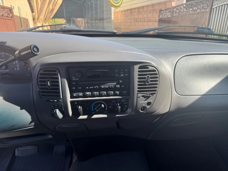 2002 Ford F-150 10th Gen - Image 16 of 20