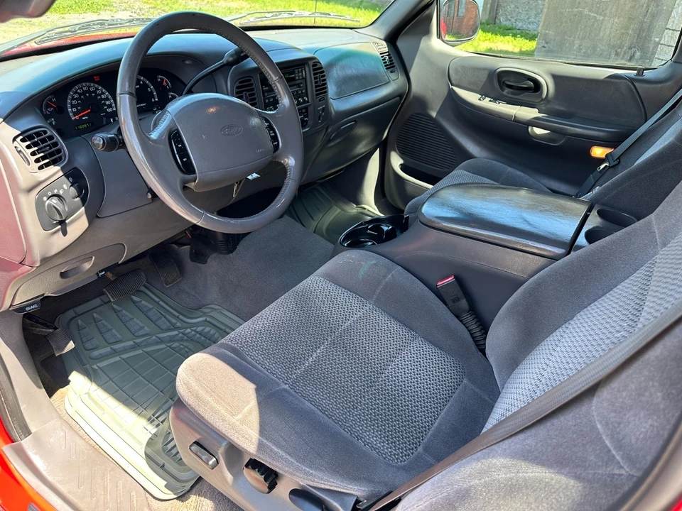 2002 Ford F-150 10th Gen - Image 2 of 31