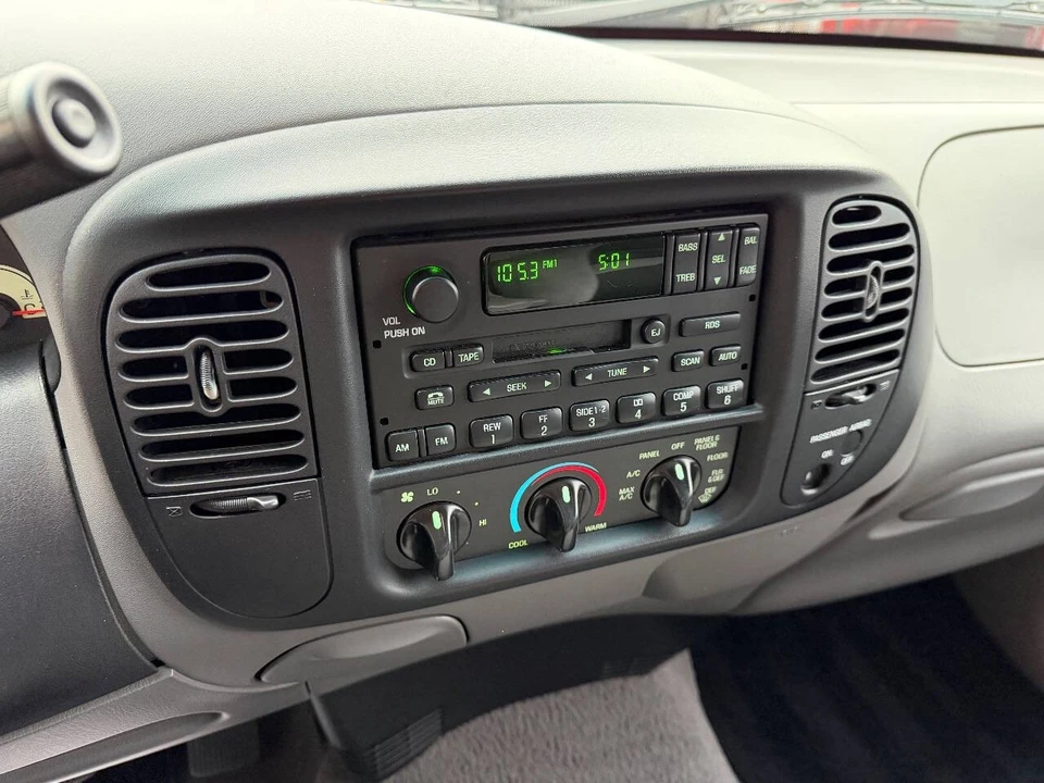 2002 Ford F-150 10th Gen - Image 11 of 12