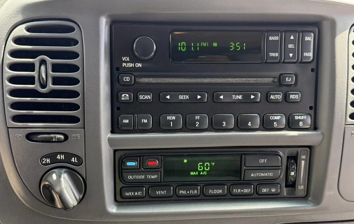 2002 Ford F-150 10th Gen - Image 20 of 30
