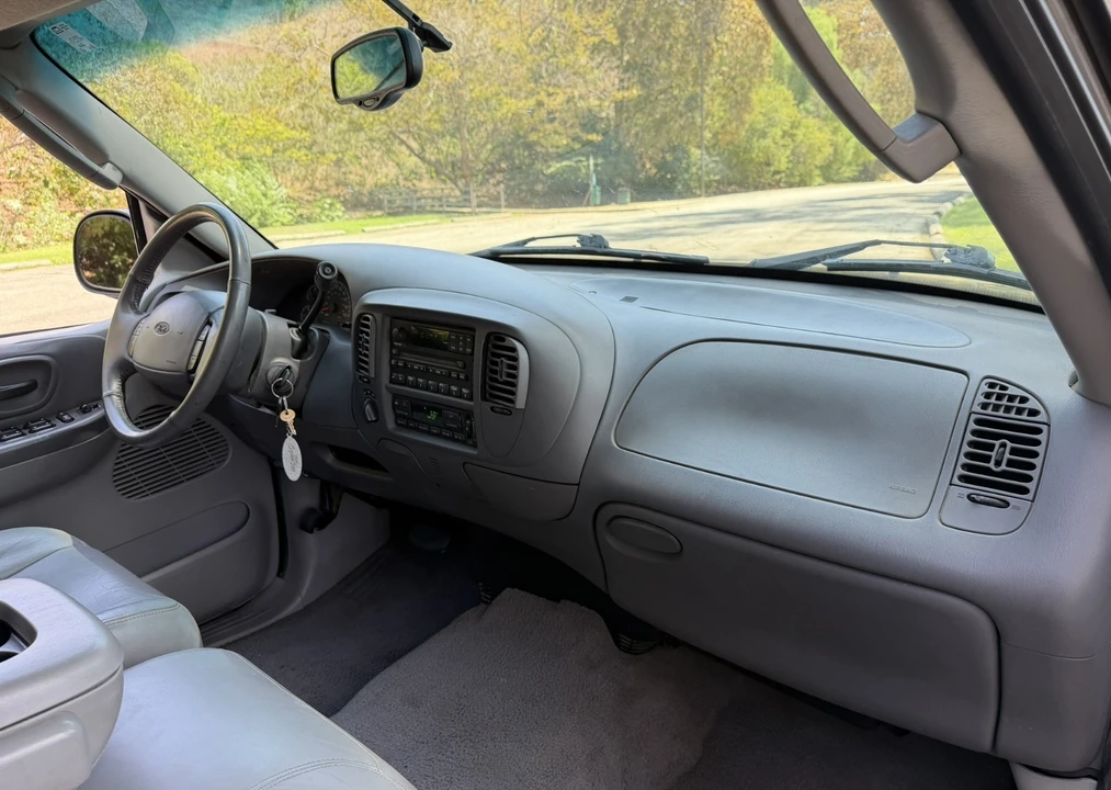 2002 Ford F-150 10th Gen - Image 22 of 30