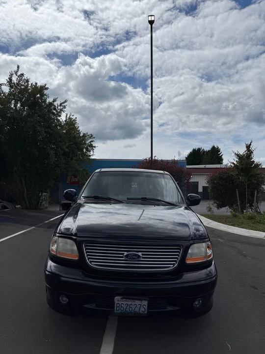 2002 Ford F-150 10th Gen - Image 2 of 9