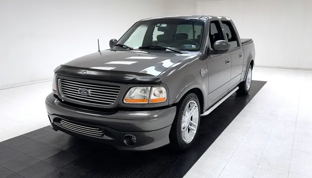 2002 Ford F-150 Harley Davidson Edition 4x2 Crew Cab Short Bed Pickup