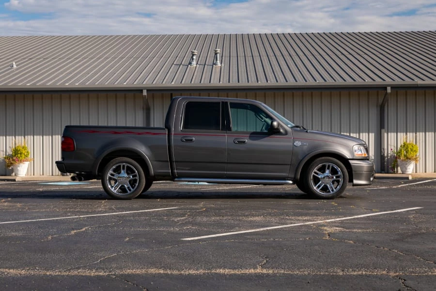 2002 Ford F-150 10th Gen - Image 2 of 31