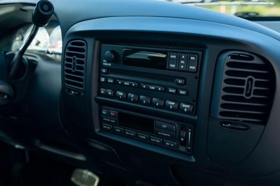 2002 Ford F-150 10th Gen - Image 22 of 31