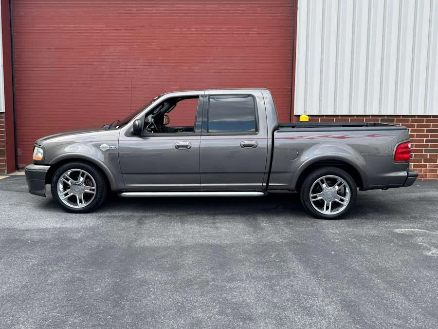 2002 Ford F-150 10th Gen - Image 2 of 12