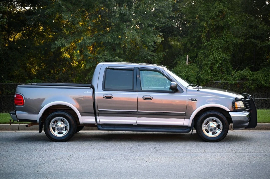2002 Ford F-150 10th Gen - Image 13 of 31