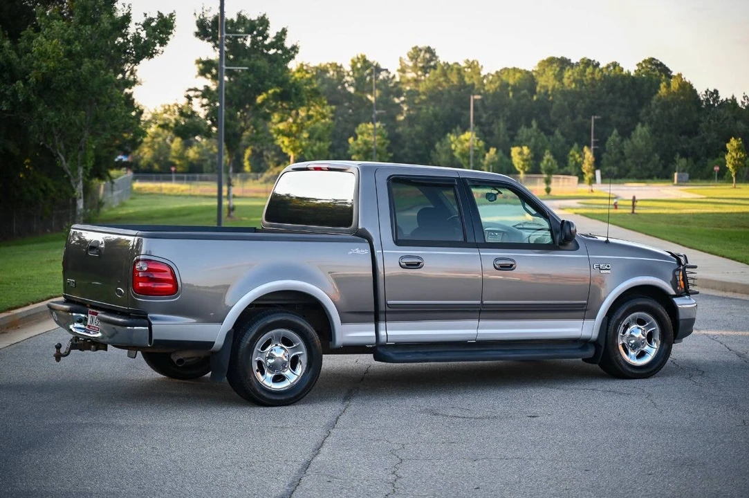 2002 Ford F-150 10th Gen - Image 2 of 31