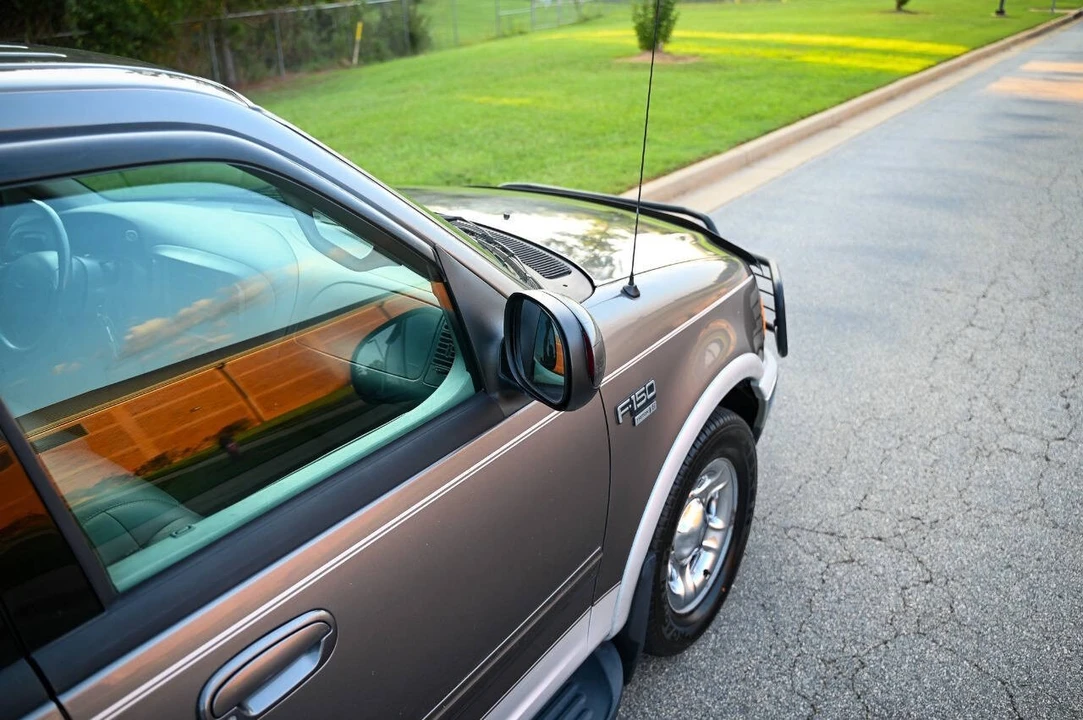 2002 Ford F-150 10th Gen - Image 22 of 31