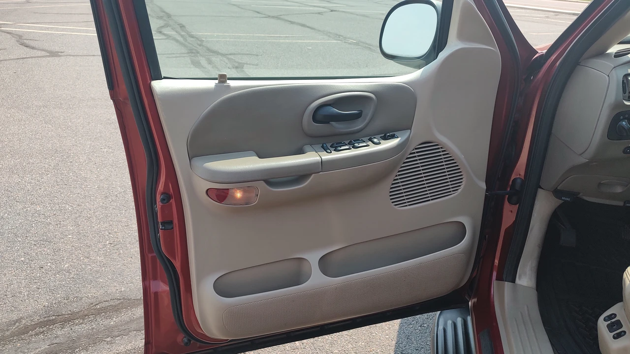 2002 Ford F-150 10th Gen - Image 21 of 31