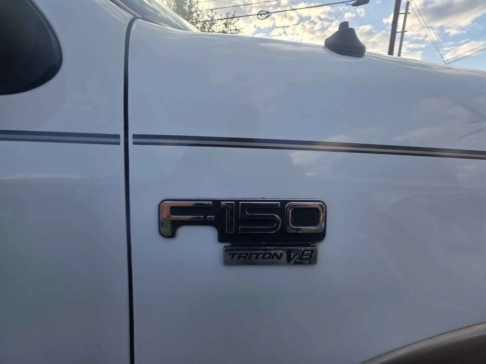 2002 Ford F-150 10th Gen - Image 2 of 17