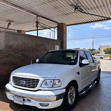 2002 Ford F-150 Lariat Pickup 4D 5 1/2 ft