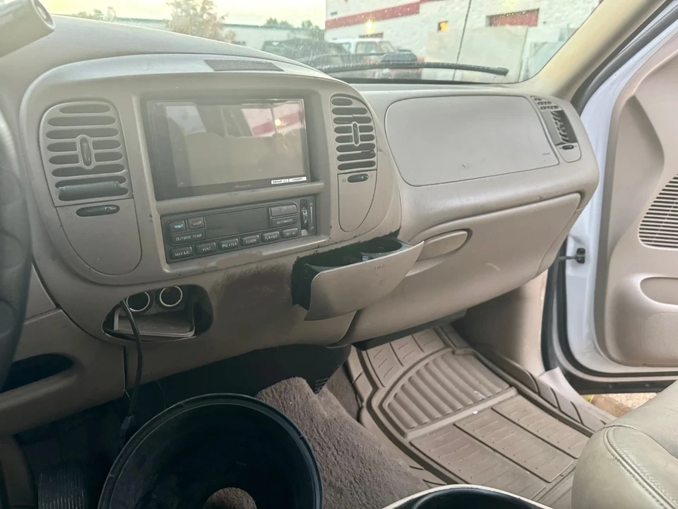 2002 Ford F-150 10th Gen - Image 9 of 15