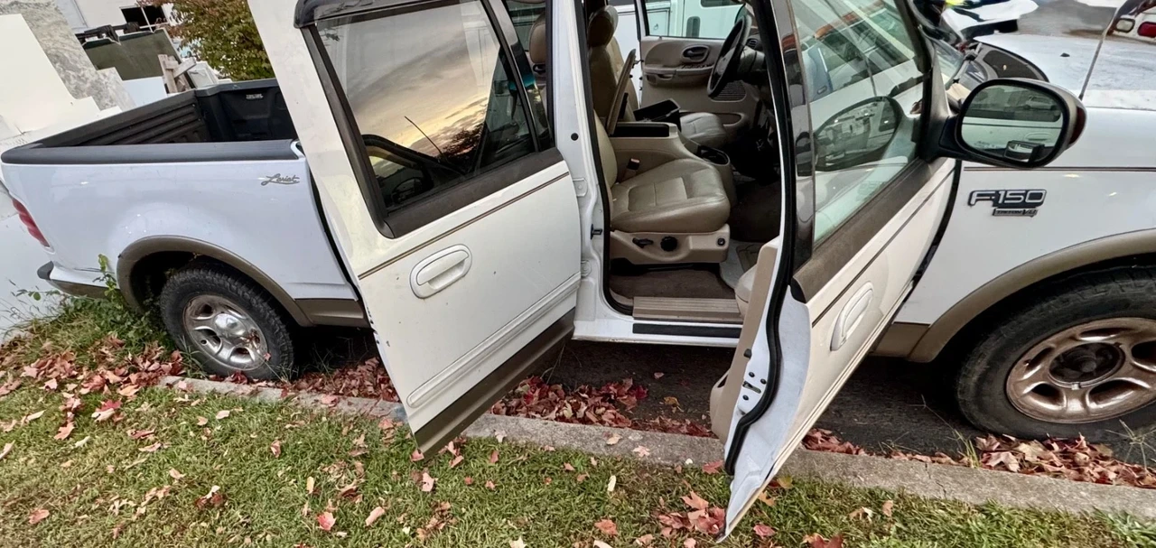 2002 Ford F-150 10th Gen - Image 12 of 15