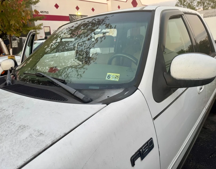 2002 Ford F-150 10th Gen - Image 2 of 15