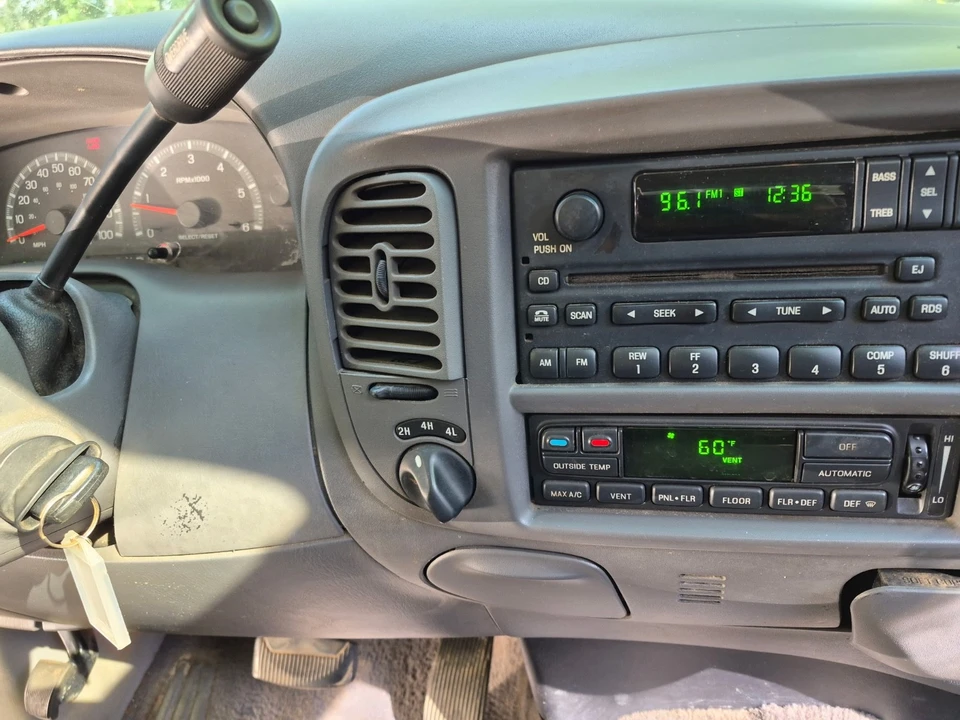 2002 Ford F-150 10th Gen - Image 6 of 12