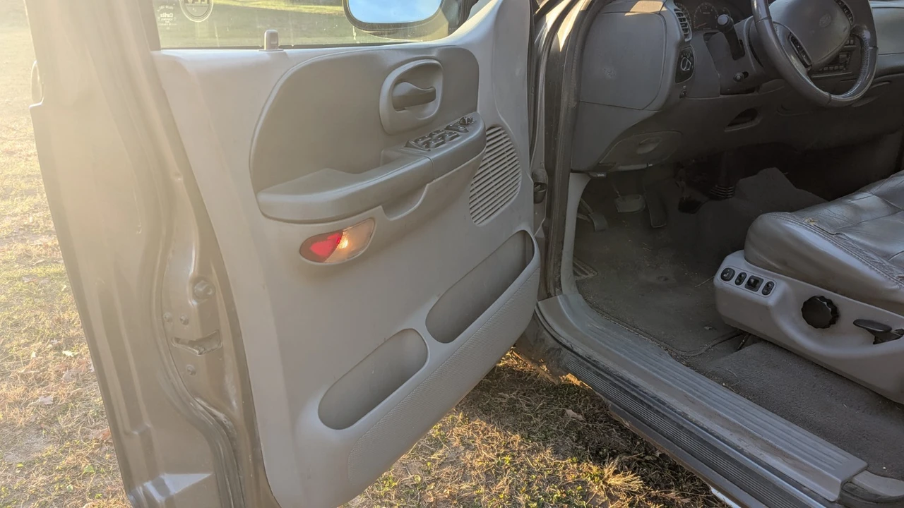 2002 Ford F-150 10th Gen - Image 4 of 21