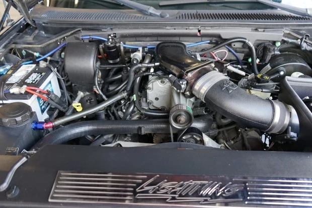 2002 Ford F-150 SVT Lightning 10th Gen - Image 6 of 7