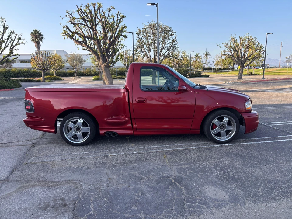 2002 Ford F-150 SVT Lightning 10th Gen - Image 8 of 31