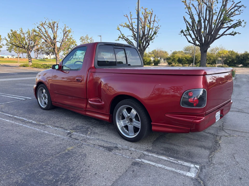 2002 Ford F-150 SVT Lightning 10th Gen - Image 7 of 31
