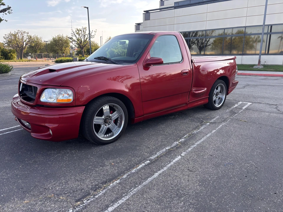 2002 Ford F-150 SVT Lightning 10th Gen - Image 6 of 31