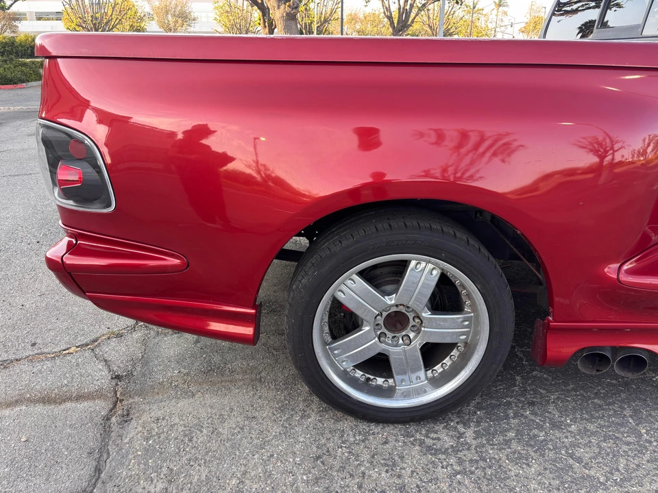 2002 Ford F-150 SVT Lightning 10th Gen - Image 27 of 31