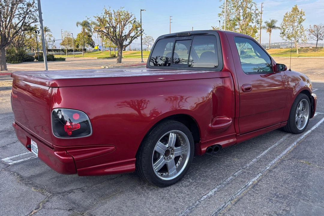 2002 Ford F-150 SVT Lightning 10th Gen - Image 4 of 31