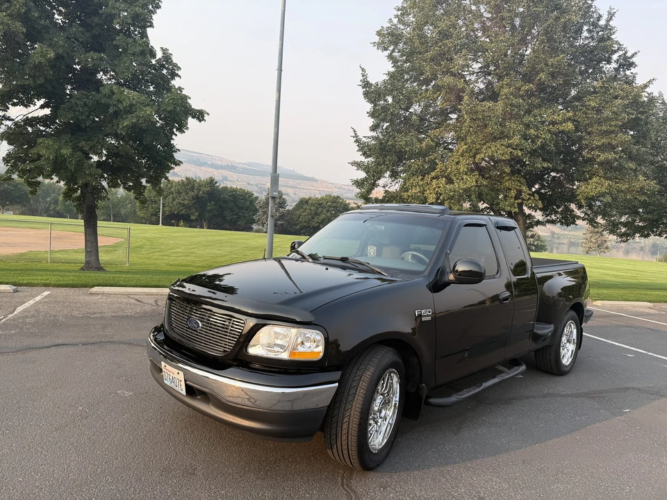 2002 Ford F-150 10th Gen - Image 2 of 31
