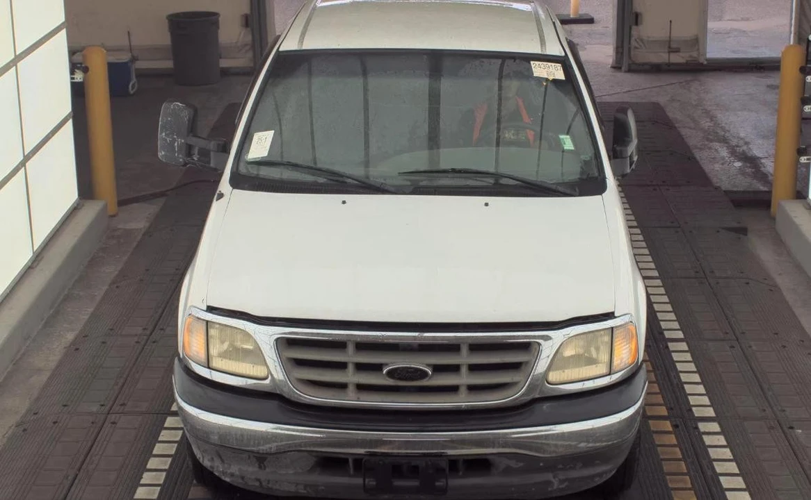 2002 Ford F-150 10th Gen - Image 2 of 10