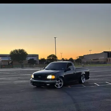 2002 Ford F-150 XL Pickup 2D 6 1/2 ft