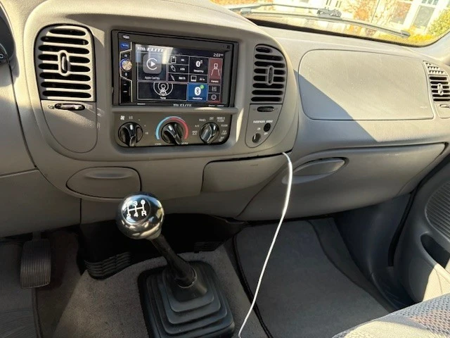 2002 Ford F-150 10th Gen - Image 10 of 15