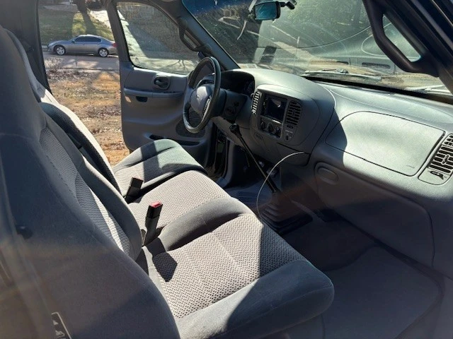 2002 Ford F-150 10th Gen - Image 8 of 15