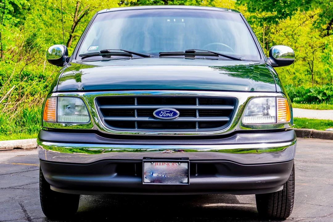 2002 Ford F-150 10th Gen - Image 2 of 31
