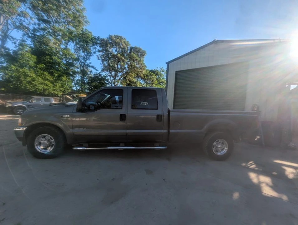 2002 Ford Super Duty 1st Gen - Image 2 of 16