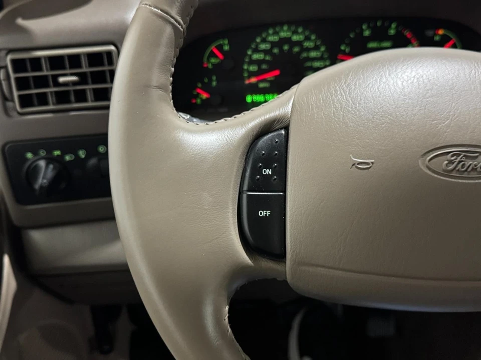 2002 Ford Super Duty 1st Gen - Image 23 of 31