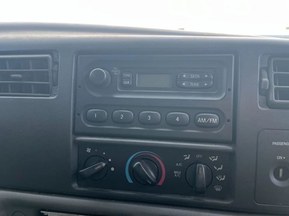 2002 Ford Super Duty 1st Gen - Image 12 of 13