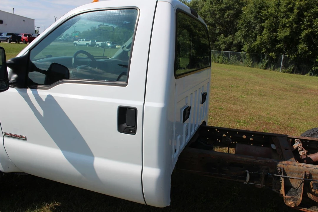 2002 Ford Super Duty 1st Gen - Image 9 of 12